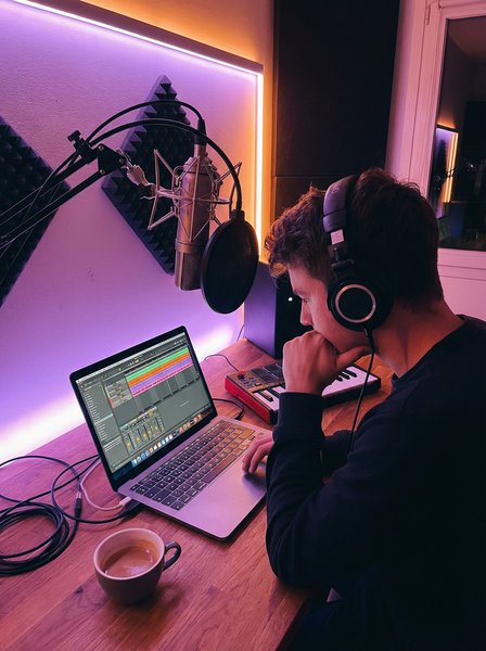 福利姬音乐制作传媒